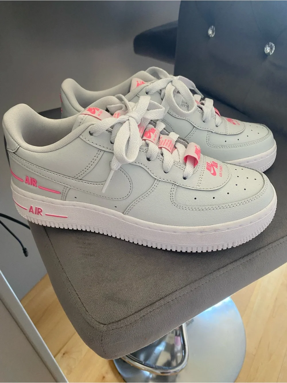 Nike Low-Top Sneakers — Light Gray with Pink Accents worn once maybe an hour